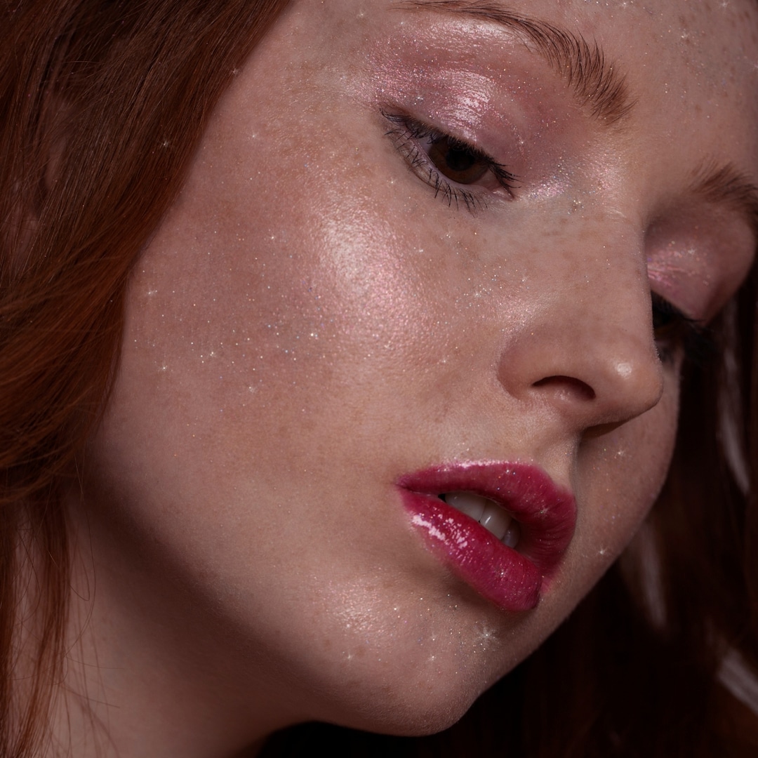 Take Center Stage With These Bold & Trendy Festival Makeup Picks Take Center Stage With These Bold & Trendy Festival Makeup Picks